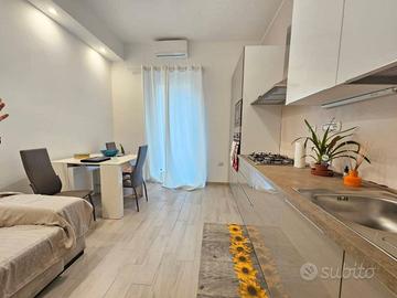 (c)Ampio appartamento frazionabile Cagliari