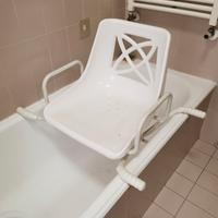 sedia girevole per vasca da bagno