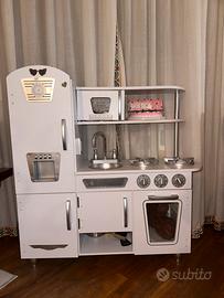 Cucina giocattolo