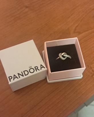 Anello Pendora a Cuore annodato in argento