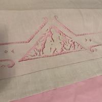 Lenzuolo in lino antico con intaglio