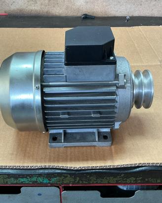 Motore elettrico 380V - 1hp