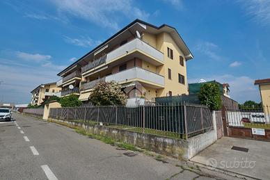 3 LOCALI A SPINO D'ADDA