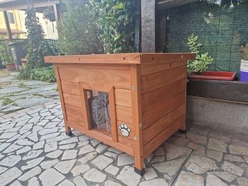 Casetta in legno per gatti/cani