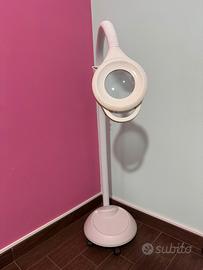 Lampada led da estetista con lente e ruote