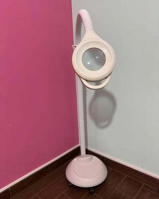 Lampada led da estetista con lente e ruote