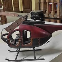 Modellino di elicottero in legno e ferro