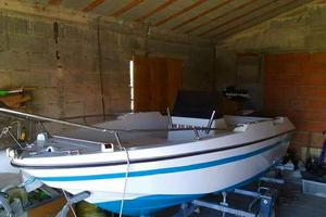 Barca motore e carrello