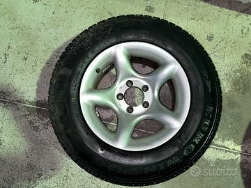 4 gomme invernali con cerchio 225/70 R15C