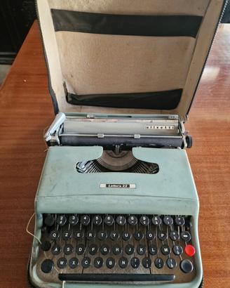 Macchina da scrivere Olivetti Lettera 22