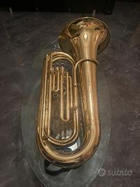 Strumenti musicali tuba in sib