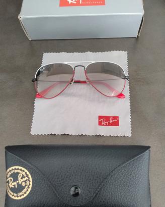 Ray-Ban Aviator RB3025 occhiali da sole a goccia