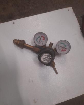 Riduttore di pressione per gas inerti