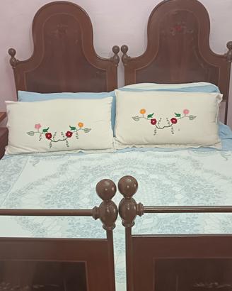 Letto antico tradizionale sardo. 
