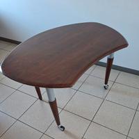 Tavolino di design  Forma Sagomata con Ruote