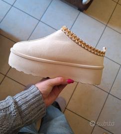 Scarponcini modello Ugg