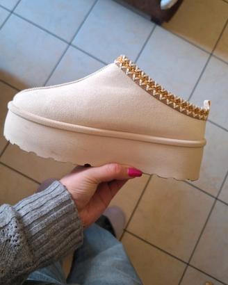 Scarponcini modello Ugg