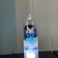 Bottiglia vuota Grey Goose Magnum con luce LED