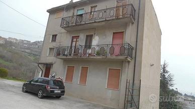 Appartamento di 112 m² con 5 locali e box auto a C