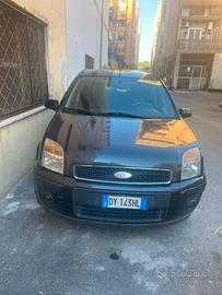 AUTO  FORD