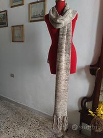 Sciarpa vintage lunghissima in lana in una tinta m