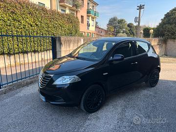 Lancia Ypsilon 1.2 GPL Ecochic