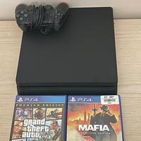 Play Station 4 compresi due giochi più joystick