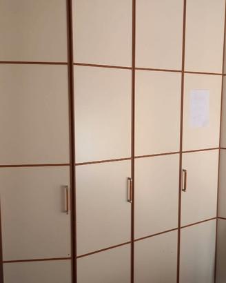 Mobile camera da letto ad angolo