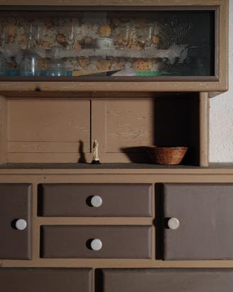 Vecchia credenza