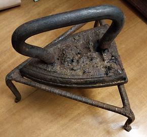 Ferro da stiro antico