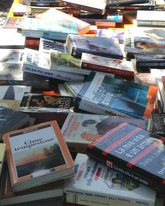 Ritiro libri e svuoto librerie