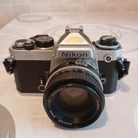 Nikon FE con obiettivi 50mm-- 28-70mm--70-210mm