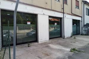MONFALCONE: Centralissimo NEGOZIO-UFFICIO