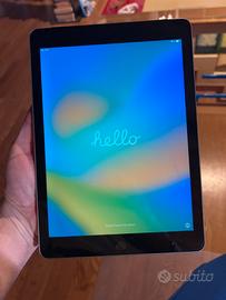 IPAD 32GB 5th AIR SPACE GRAY