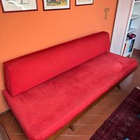 Divano-letto design scandinavo foderato rosso