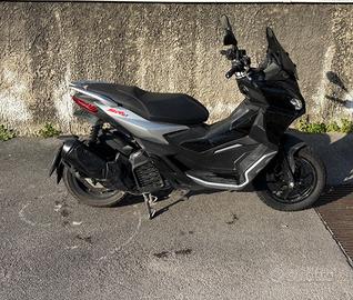 Aprilia sr gt 200
