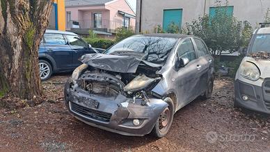 Toyota yaris 2011 incidentata 