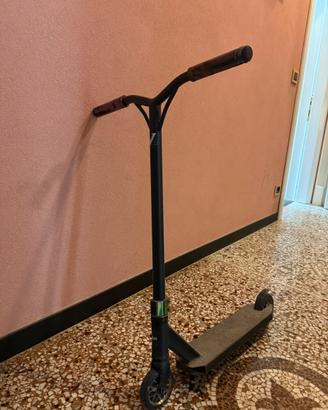 Monopattino Freestyle/Stunt Scooter Blunt Envy