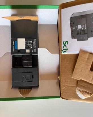 Interruttore NG-125N - Schneider 4poli - 32A
