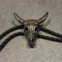 Cravatta di cuoio con teschio ( bolo )
