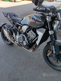 Honda cb1000r