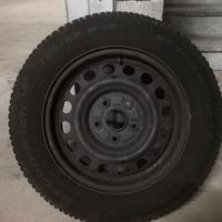 Gomme invernali BfGoodrich 195/65 R15 con cerchi