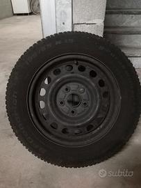 Gomme invernali BfGoodrich 195/65 R15 con cerchi