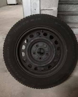 Gomme invernali BfGoodrich 195/65 R15 con cerchi
