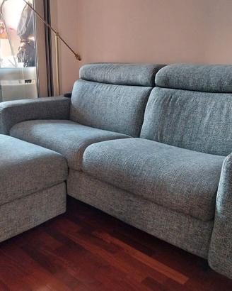 DIVANO LETTO CON POUF Poltrone & Sofà