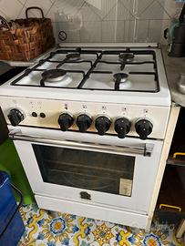 Cucina a gas BERTAZZONI 4 fuochi con forno a gas