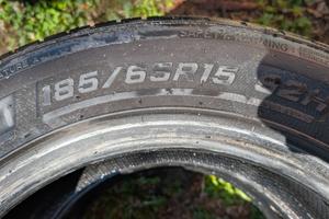 Due pneumatici Milestone green sport 185 65 r15 92