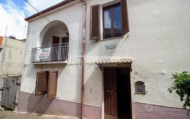 Osilo, casa indipendente