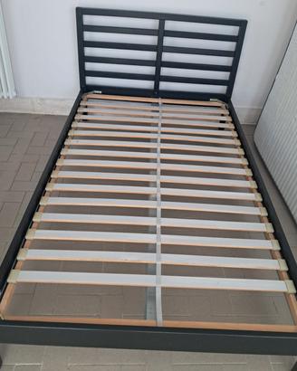 Struttura letto con materasso 