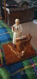scultura fatta a mano in legno di papa Francesco 